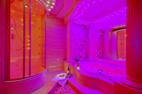 Vierastalo Tatravuorilla, Zakopane, Bukowina Tatrzańska, rentoutuminen Puolassa